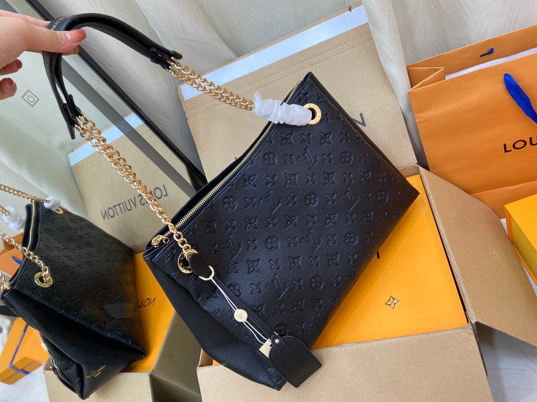 SURENE MM 36CM CUIR DE VEAU GRAINÉ MONOGRAMME NOIR