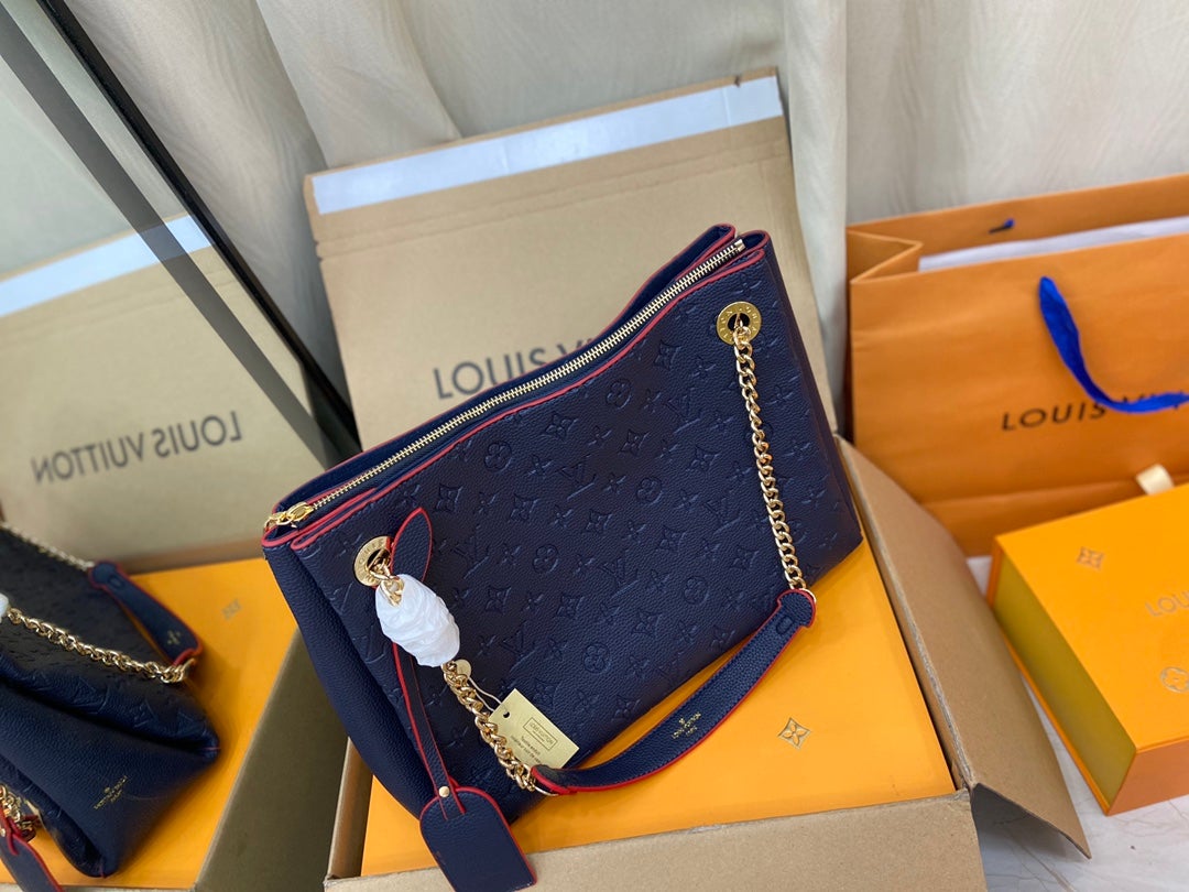 SURENE MM 36CM CUIR DE VEAU GRAINÉ MONOGRAMME BLEU