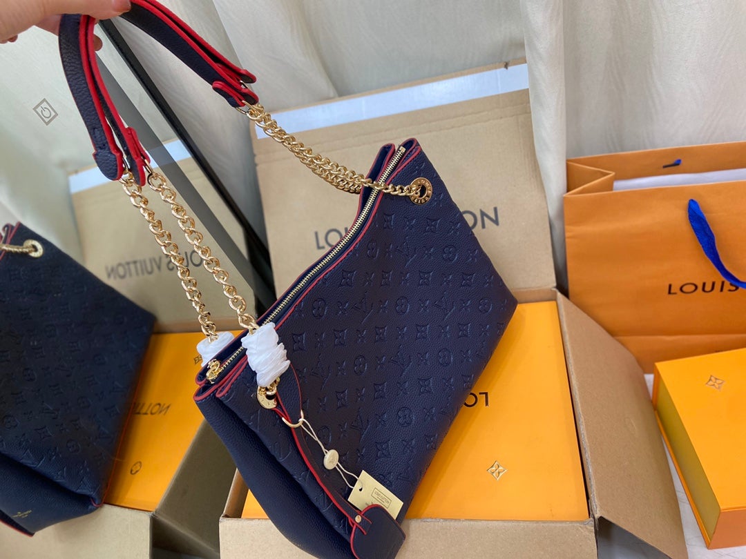 SURENE MM 36CM CUIR DE VEAU GRAINÉ MONOGRAMME BLEU