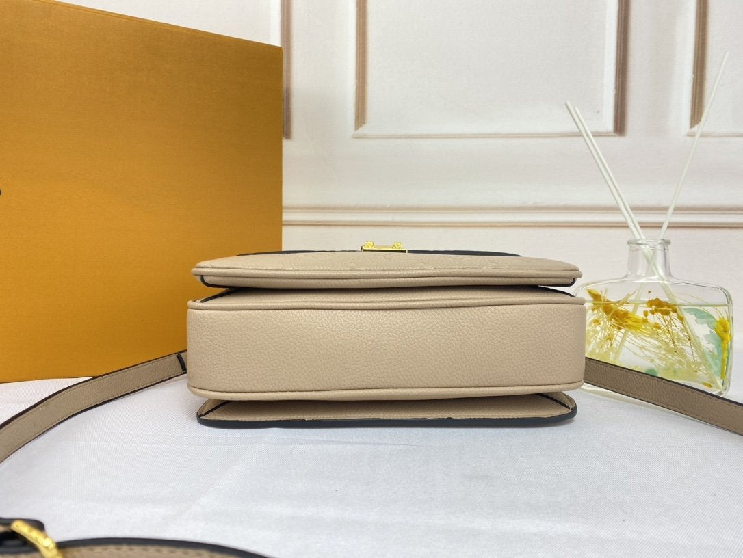 Pochette Métis Louis Vuitton 25 cm Beige