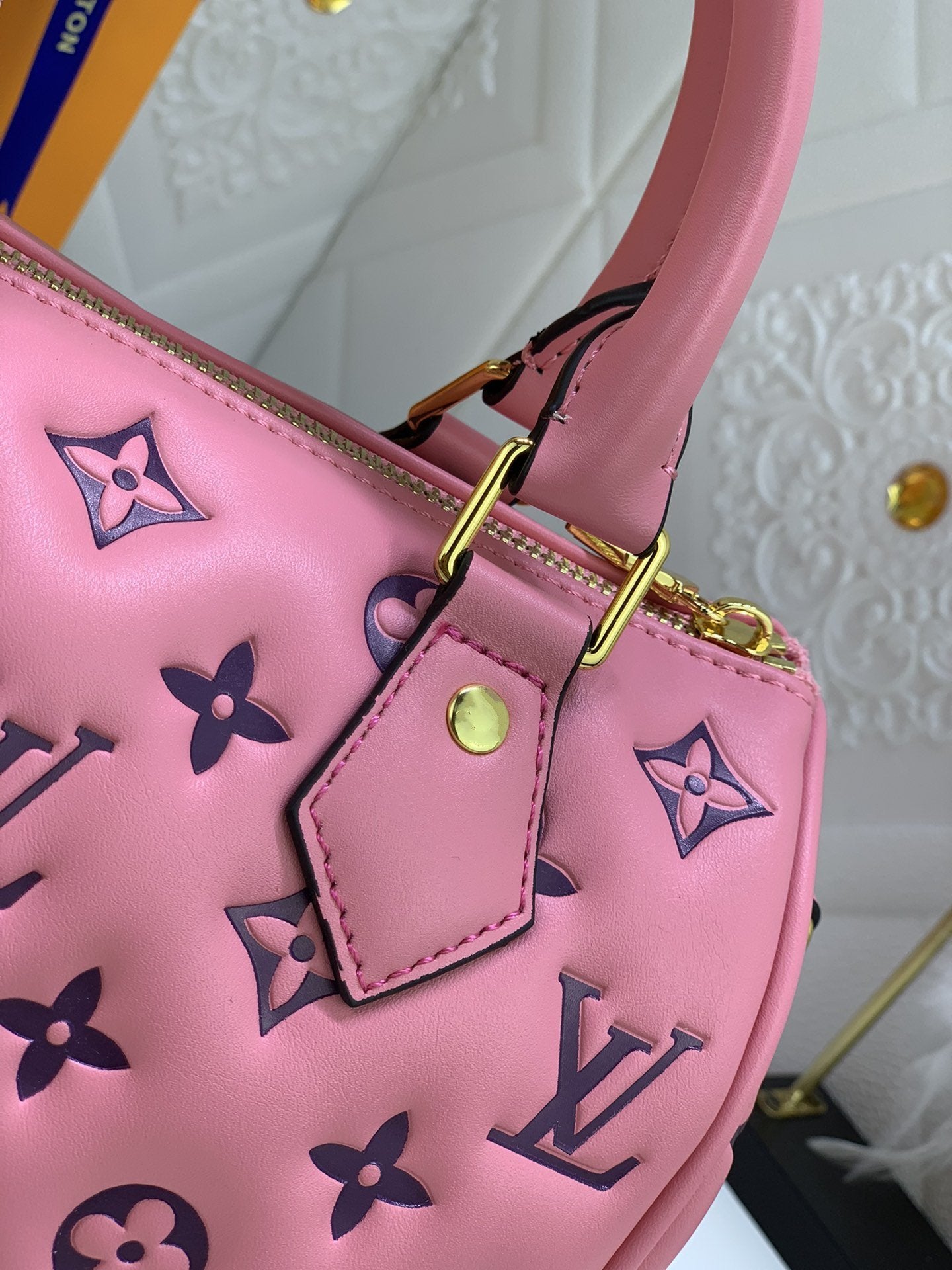 SPEEDY 22 PEAU D'AGNEAU ROSE NOIR AVEC MONOGRAMME EN RELIEF