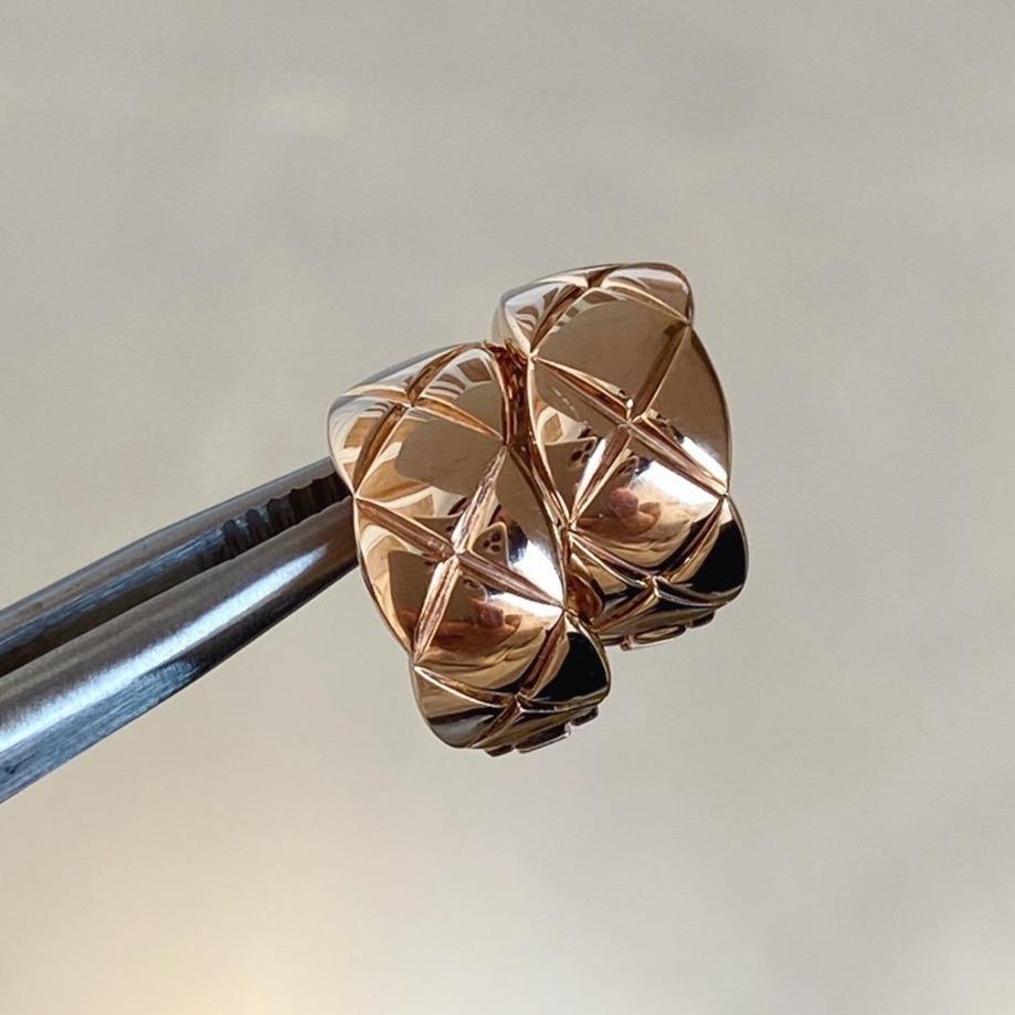 CRUSH EARRINGS QUILTED ROSE GOLD