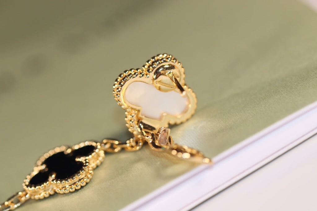 BOUCLES D'OREILLES TRÈFLE OR ONYX NACRE 3 MOTIFS 