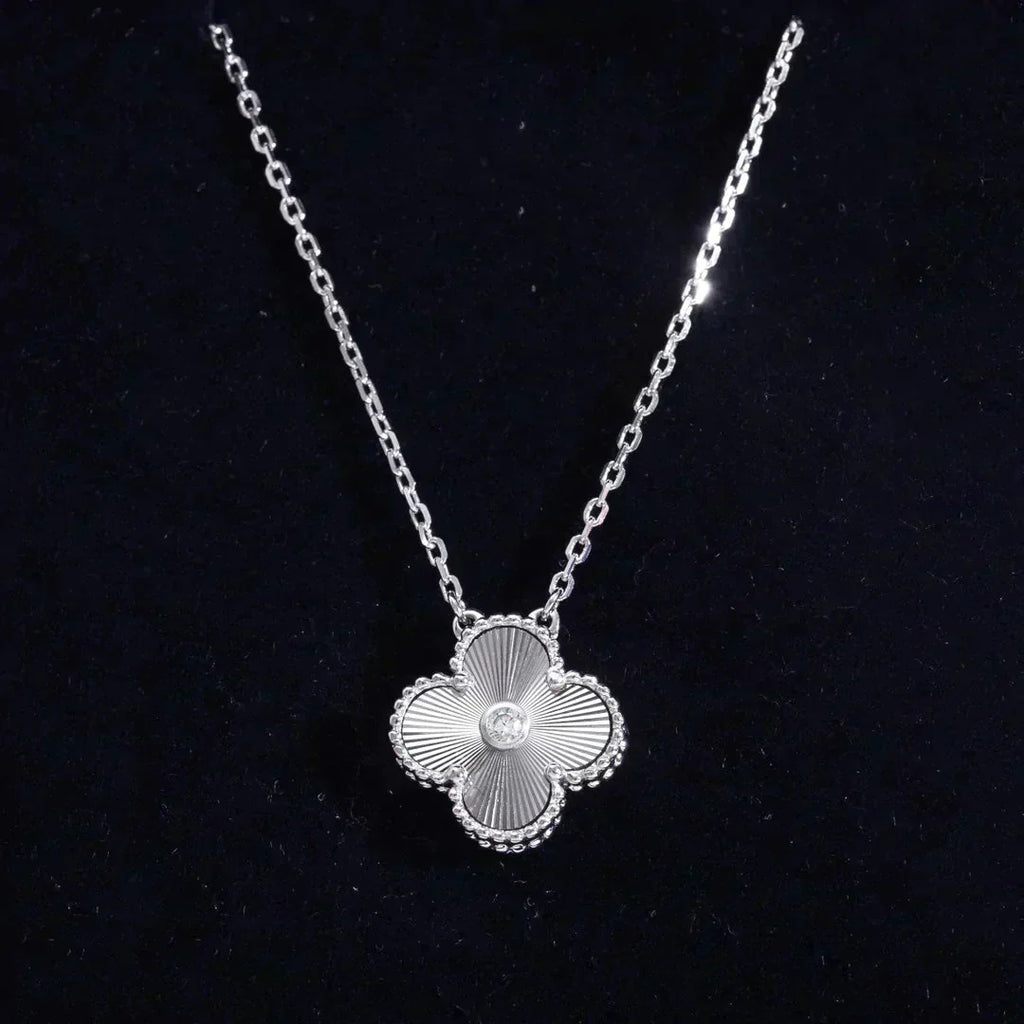 COLLIER LASER DIAMANT CLOVER 15 MM ARGENT