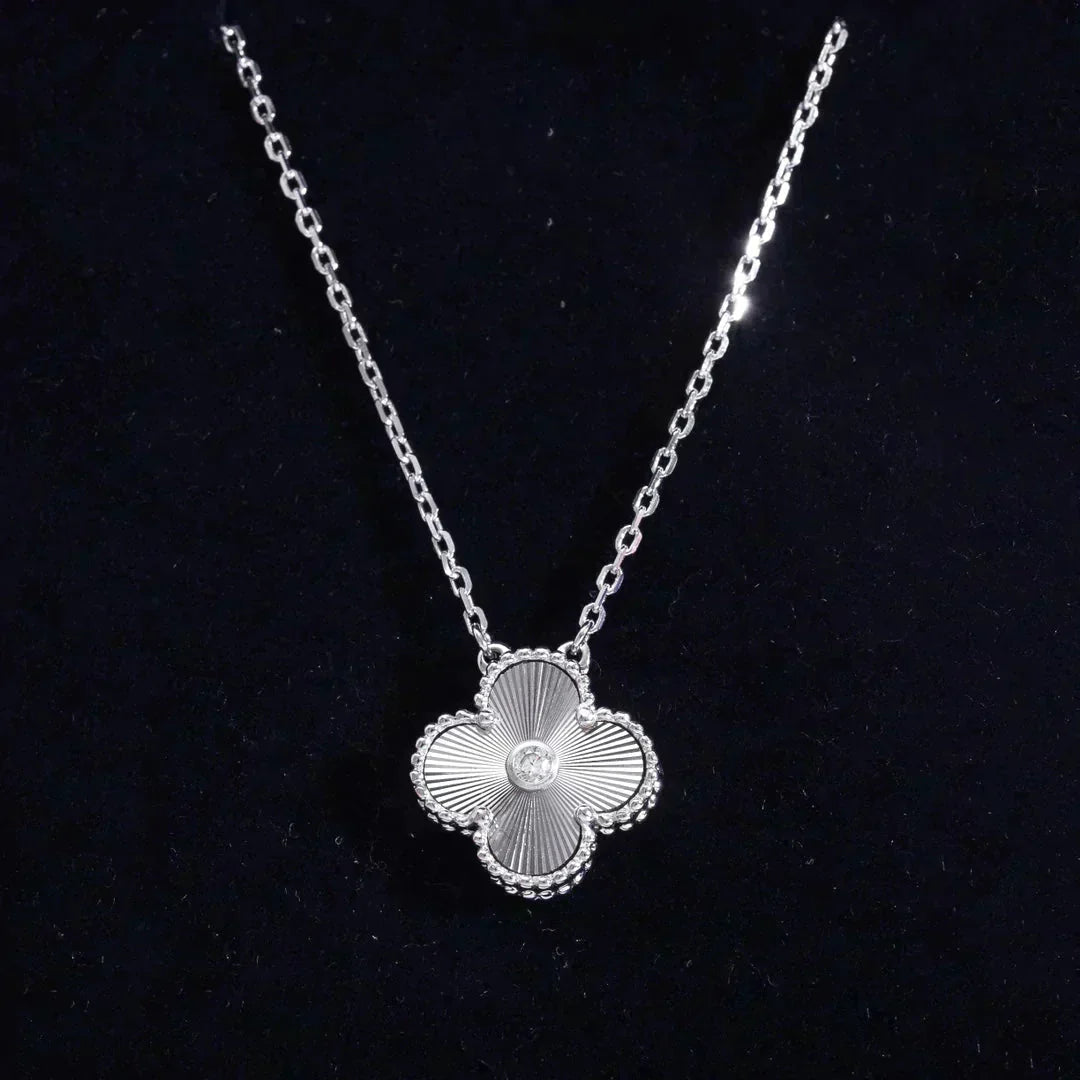 COLLIER LASER DIAMANT CLOVER 15 MM ARGENT