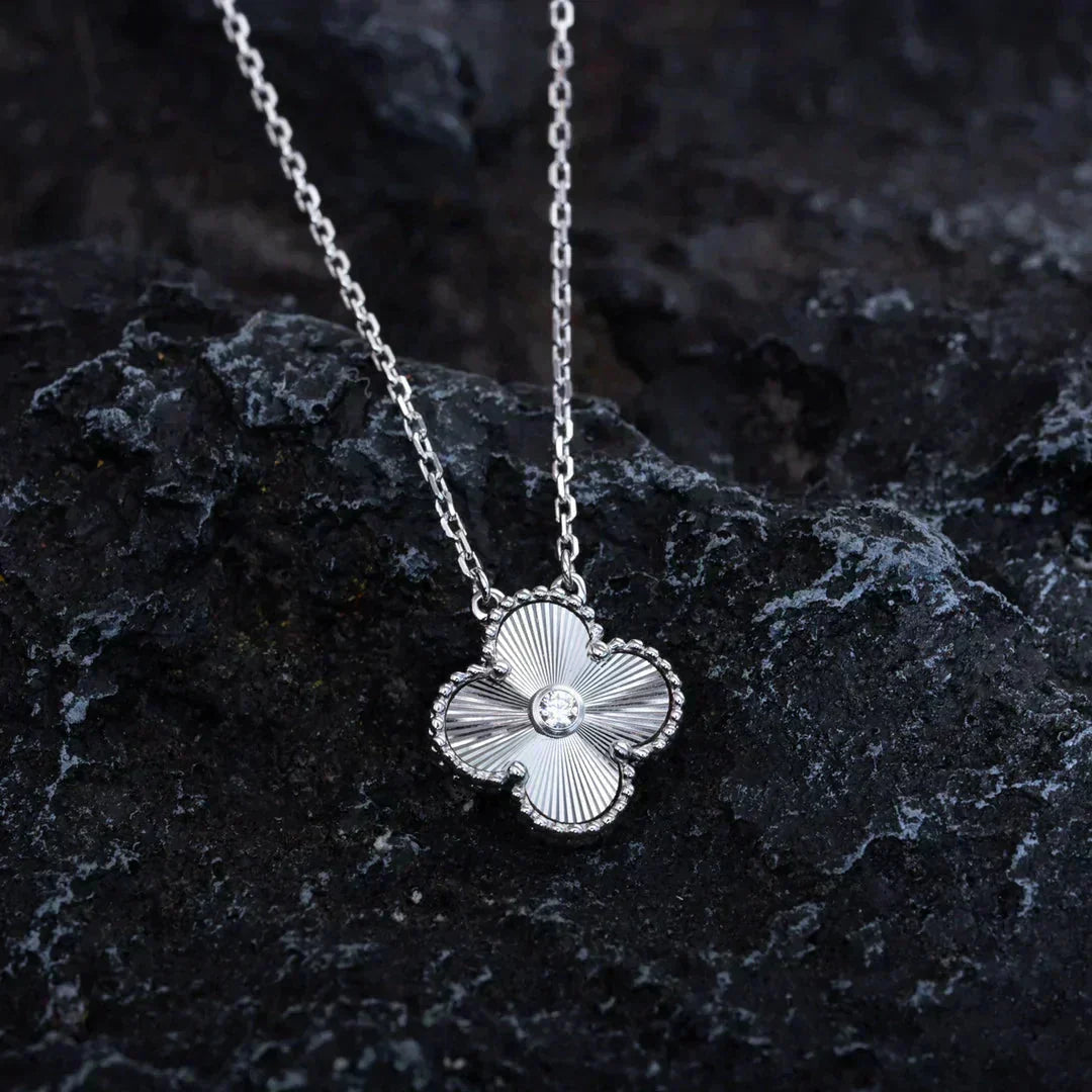 COLLIER LASER DIAMANT CLOVER 15 MM ARGENT