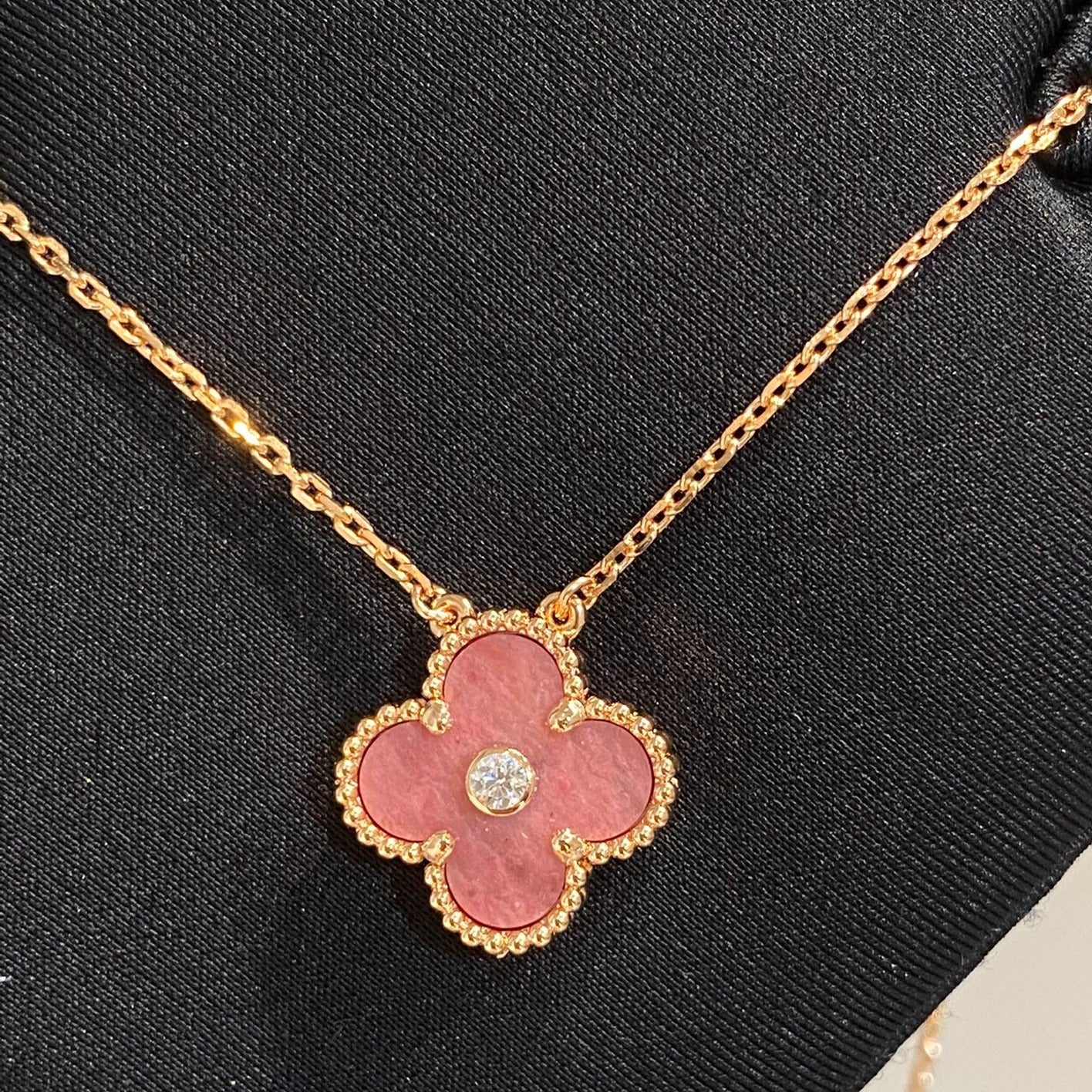 COLLIER CLOVER 15 MM DIAMANT RHODONITE