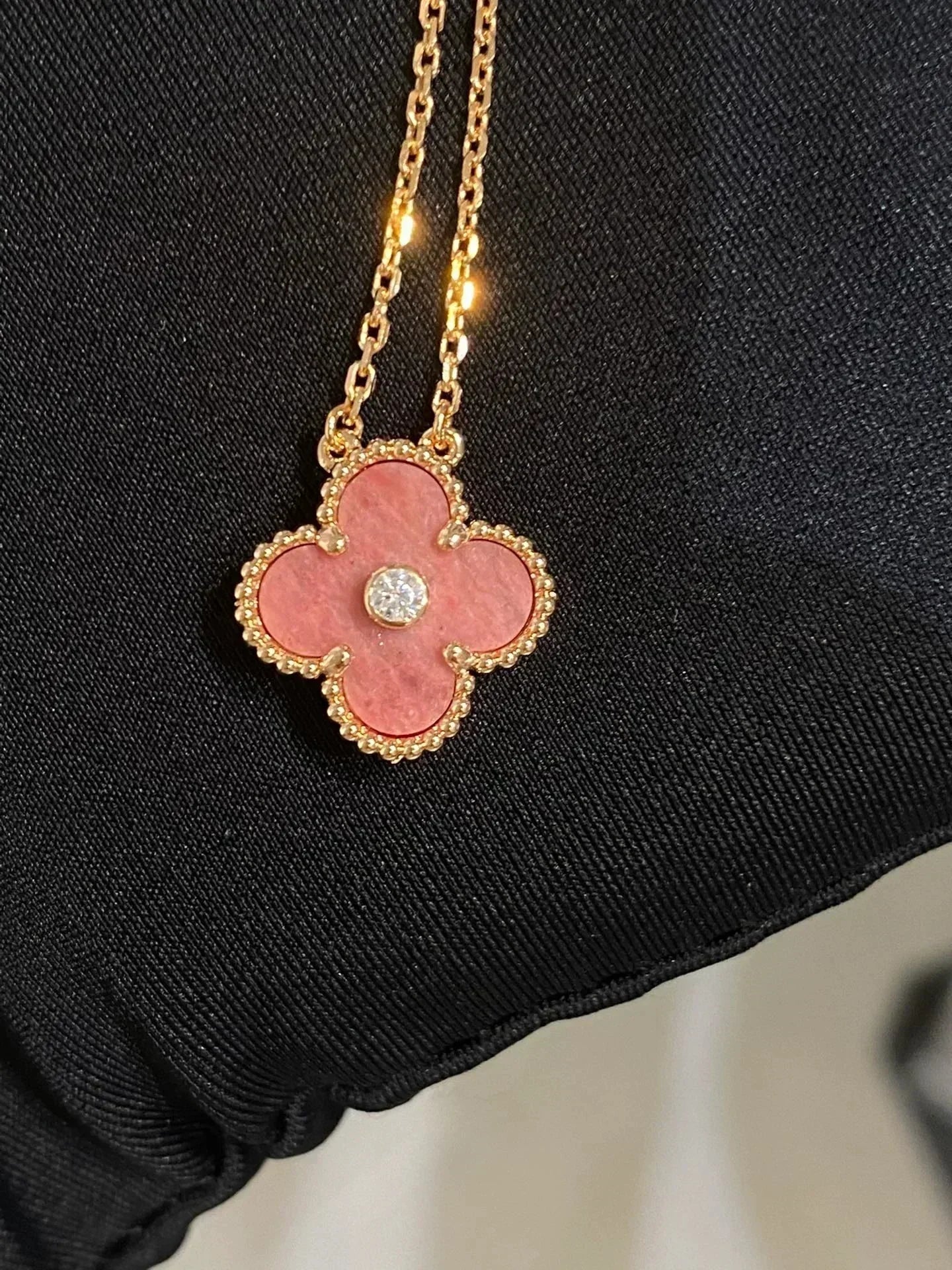 COLLIER CLOVER 15 MM DIAMANT RHODONITE