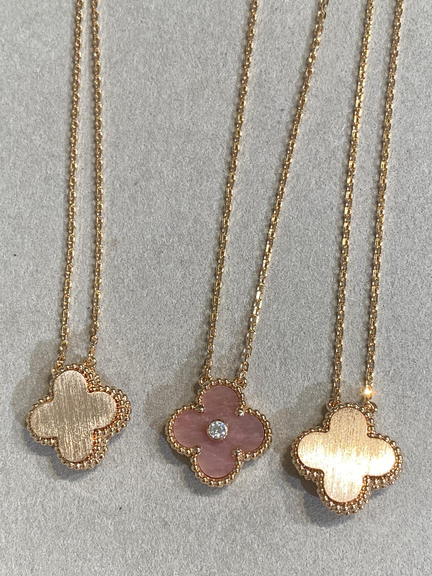 COLLIER CLOVER 15 MM DIAMANT RHODONITE