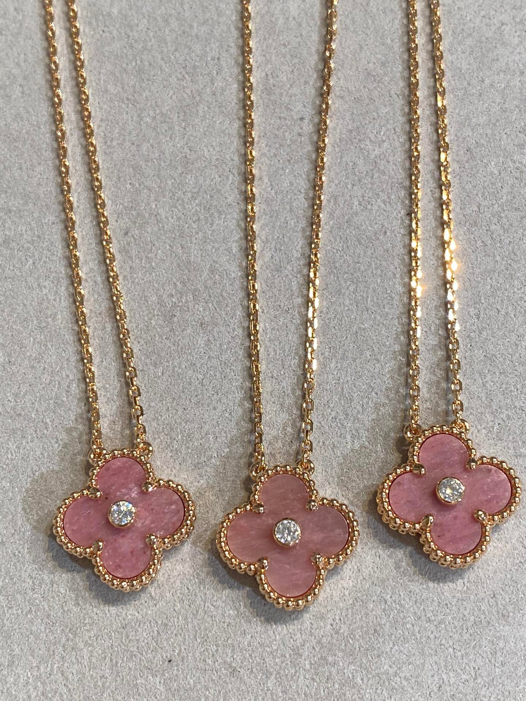 COLLIER CLOVER 15 MM DIAMANT RHODONITE