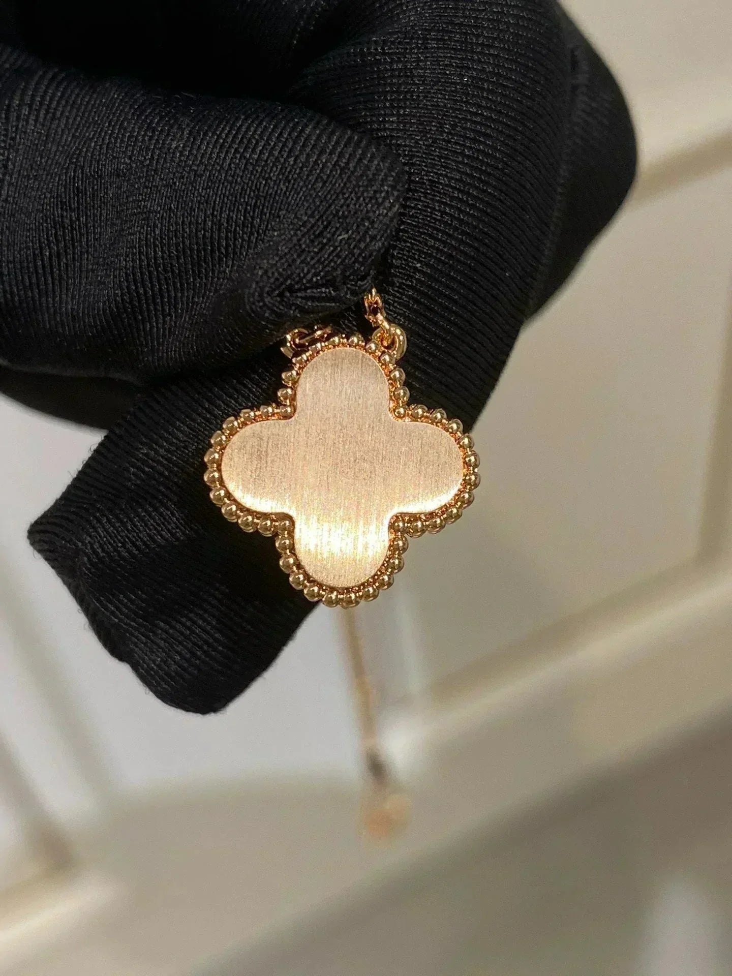 COLLIER CLOVER 15 MM DIAMANT RHODONITE