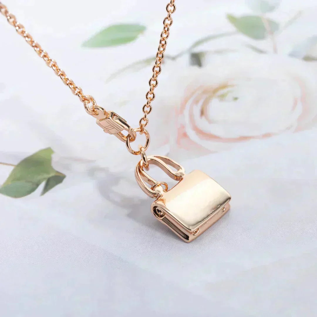 COLLIER AMULETTE PÉDANT EN OR ROSE