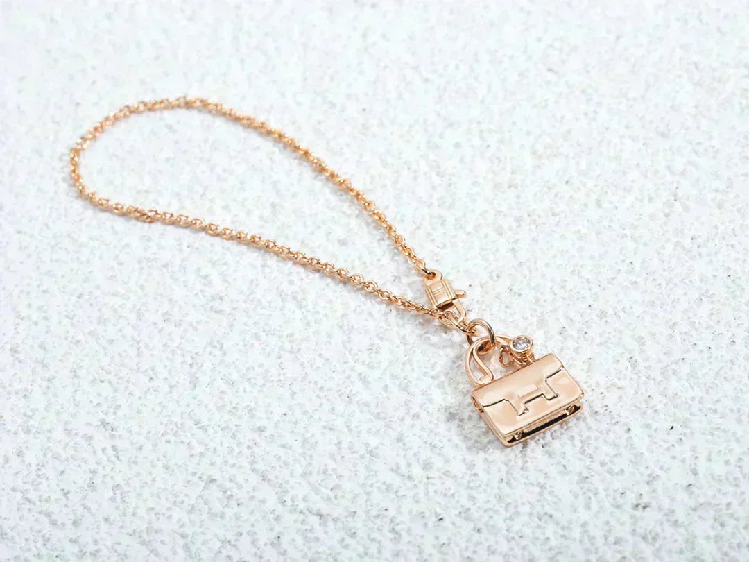 COLLIER AMULETTE PÉDANT EN OR ROSE