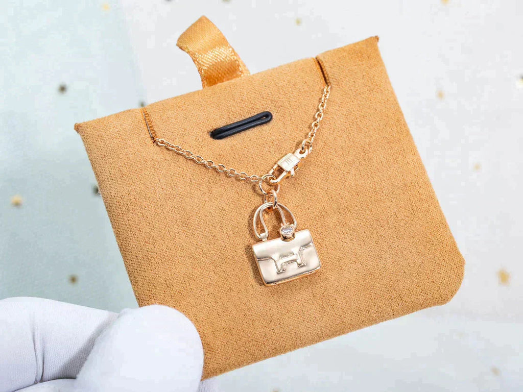 COLLIER AMULETTE PÉDANT EN OR ROSE