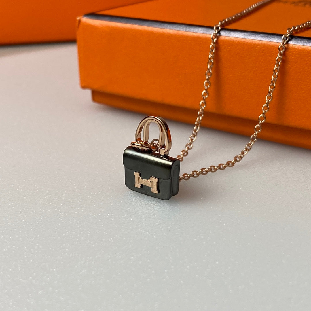 CONSTANCE BLACK PEDANT ROSE GOLD NECKLACE