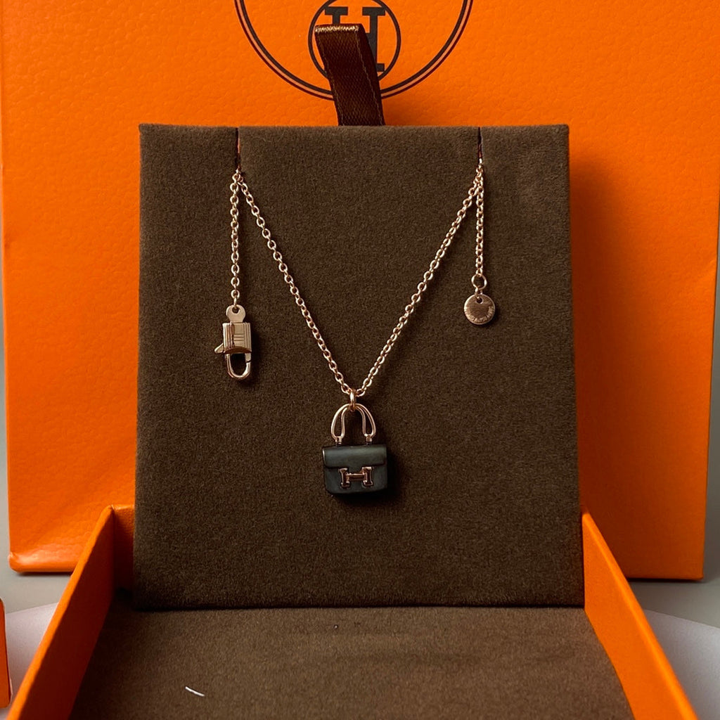 CONSTANCE BLACK PEDANT ROSE GOLD NECKLACE