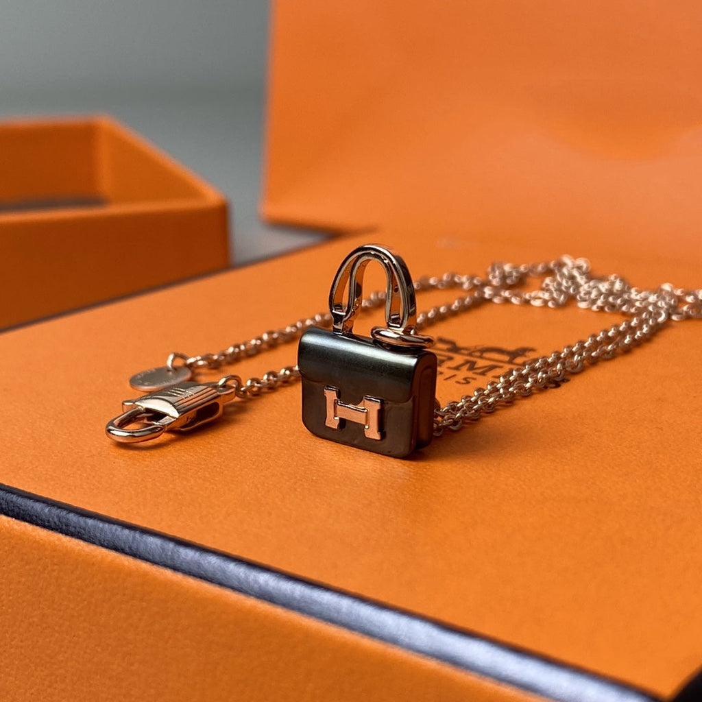 CONSTANCE BLACK PEDANT ROSE GOLD NECKLACE
