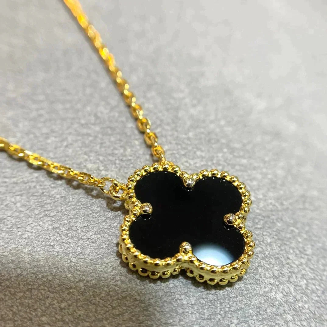 Collier Fleur Unique en Onyx Noir 15 MM Clover