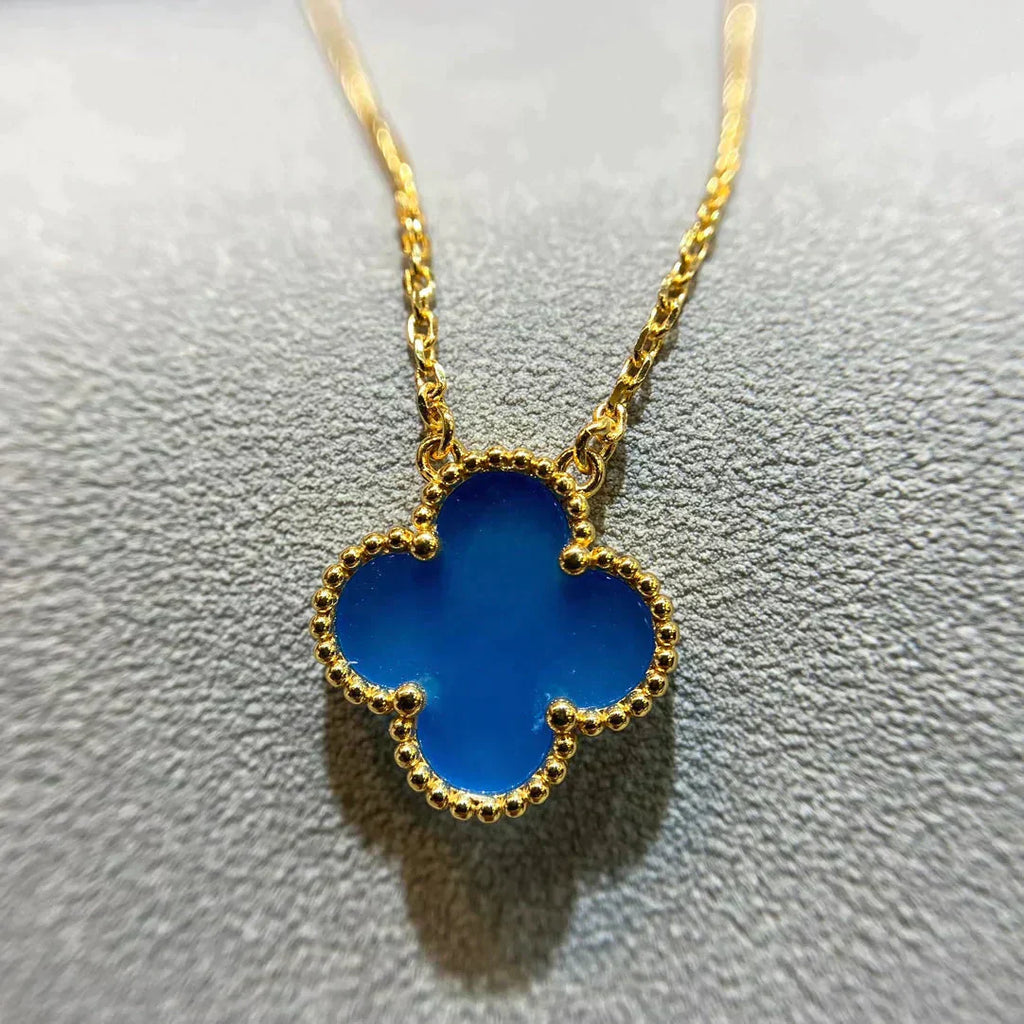 COLLIER EN AGATE BLEUE TRÈFLE 15 MM