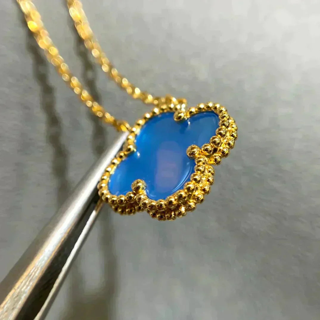 COLLIER EN AGATE BLEUE TRÈFLE 15 MM