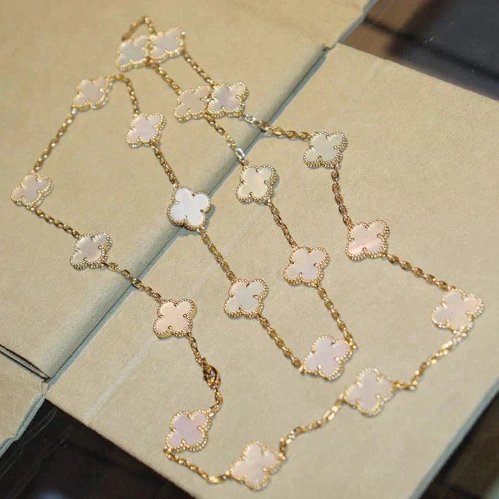 COLLIER CLOVER 20 MOTIFS NACRE BLANCHE