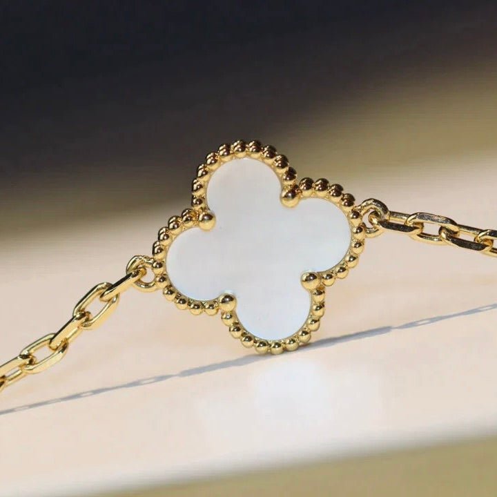 COLLIER CLOVER 20 MOTIFS NACRE BLANCHE