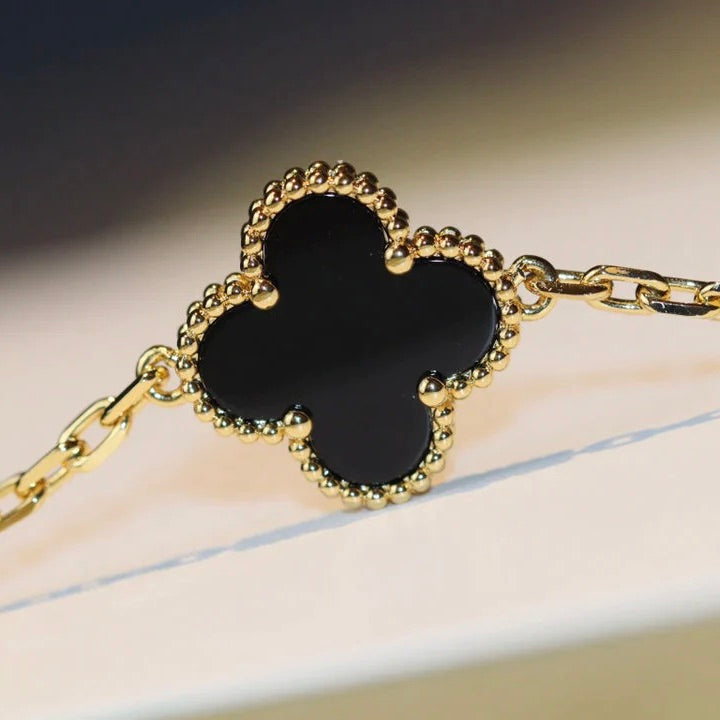 COLLIER ONYX 20 MOTIFS CLOVER