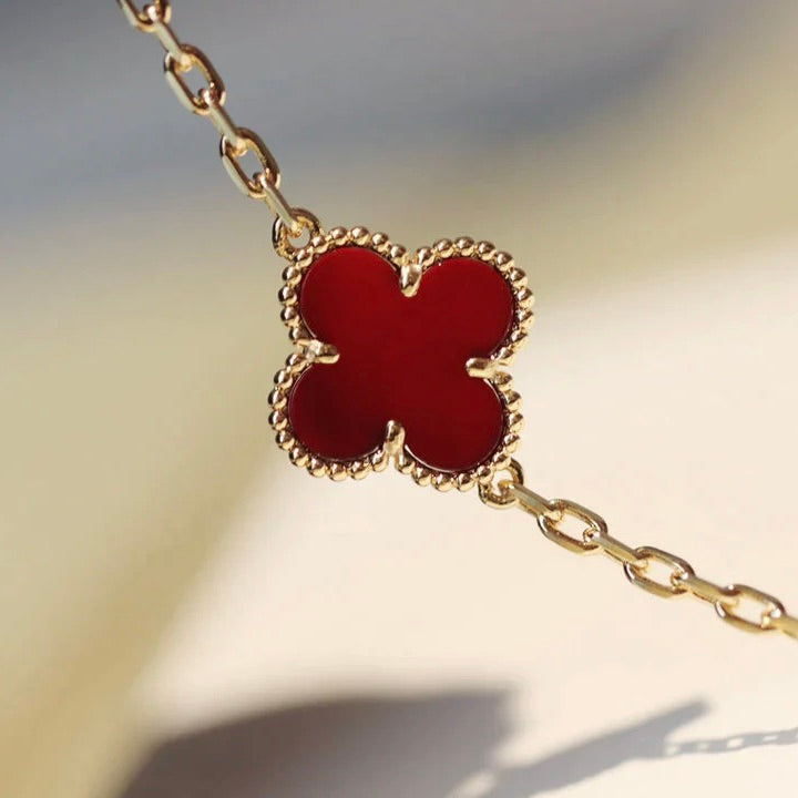 COLLIER CORNALINE 20 MOTIFS TRÈFLE