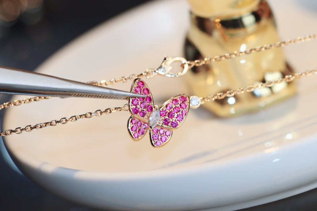 COLLIER PAPILLON DIAMANT ROUGE OR ROSE
