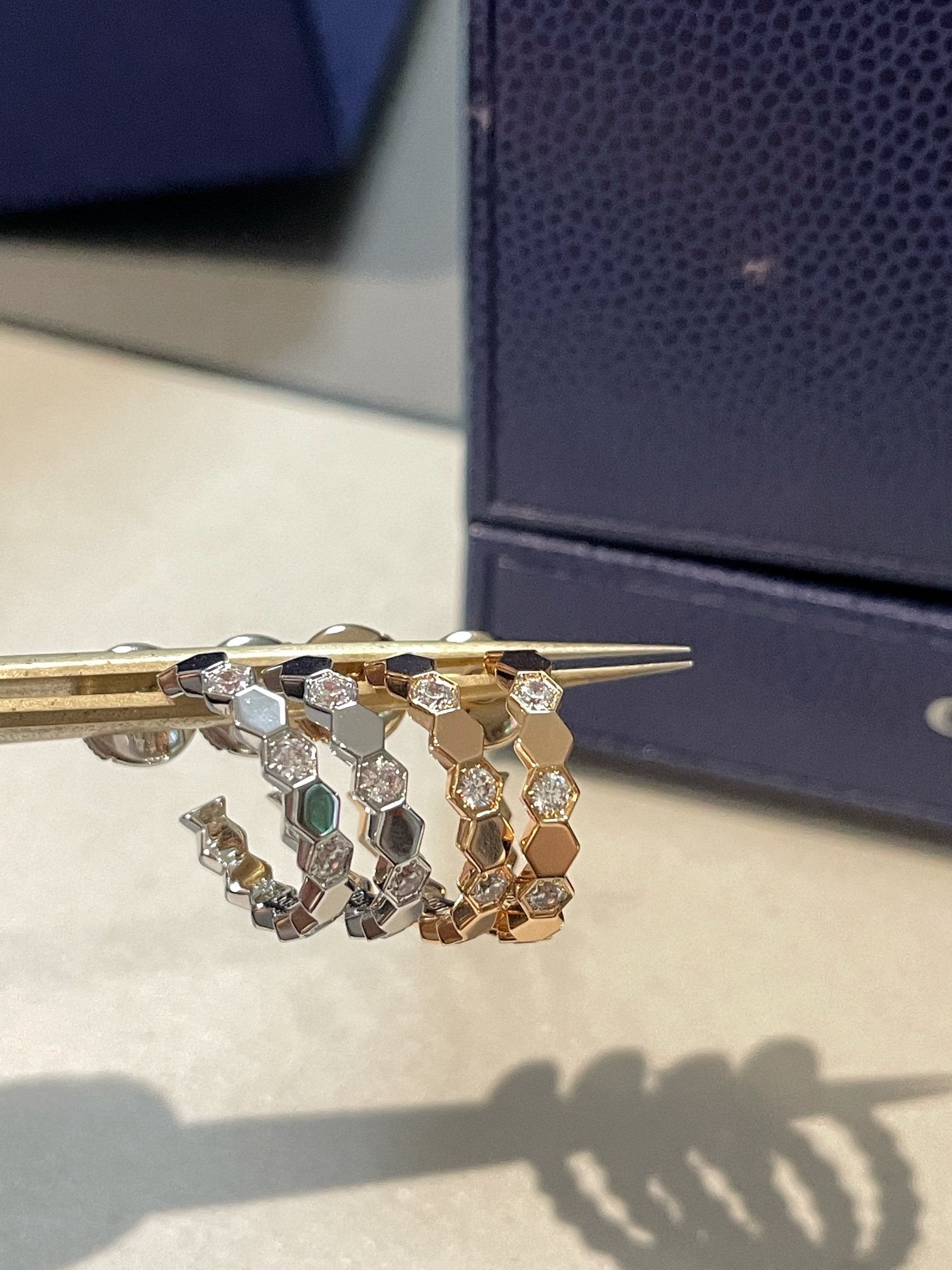 HOLLOW DESIGN FOUR-LEAF CLOVER FLOWER SHAPE RING