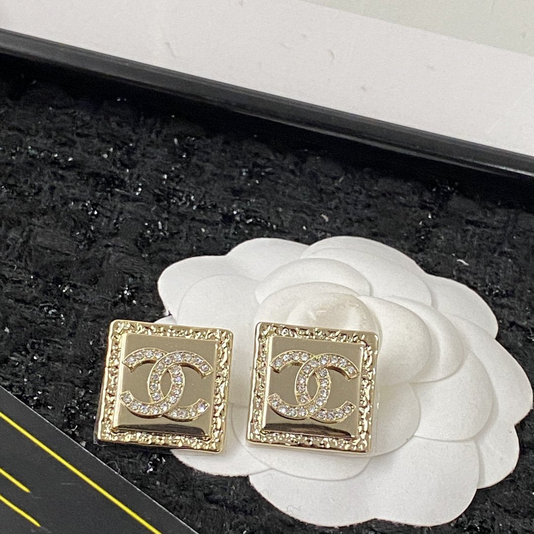 CC DIAMOND ROSE GOLD SQUARE STUD EARRINGS