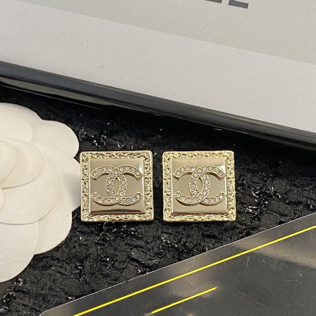 CC DIAMOND ROSE GOLD SQUARE STUD EARRINGS