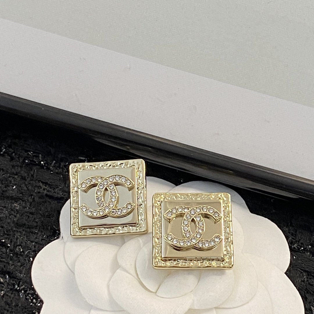CC DIAMOND ROSE GOLD SQUARE STUD EARRINGS
