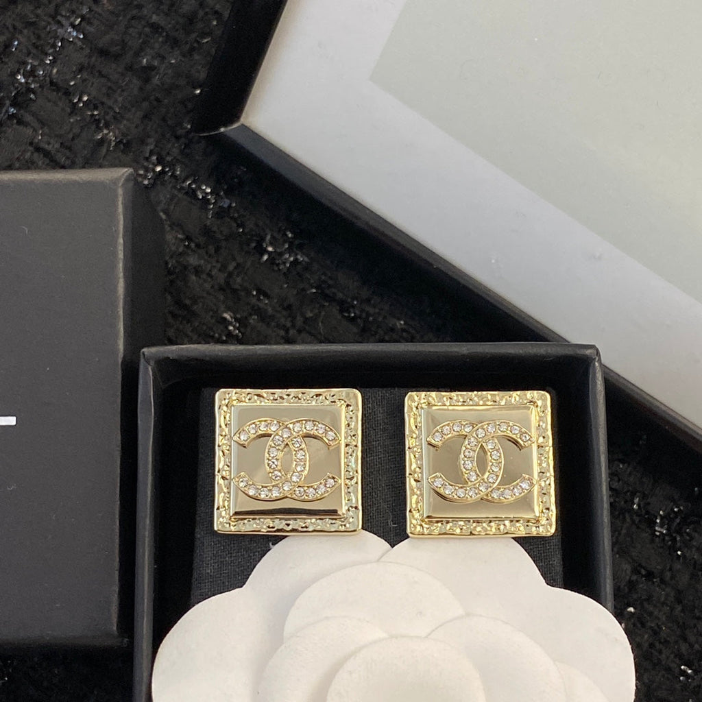 CC DIAMOND ROSE GOLD SQUARE STUD EARRINGS