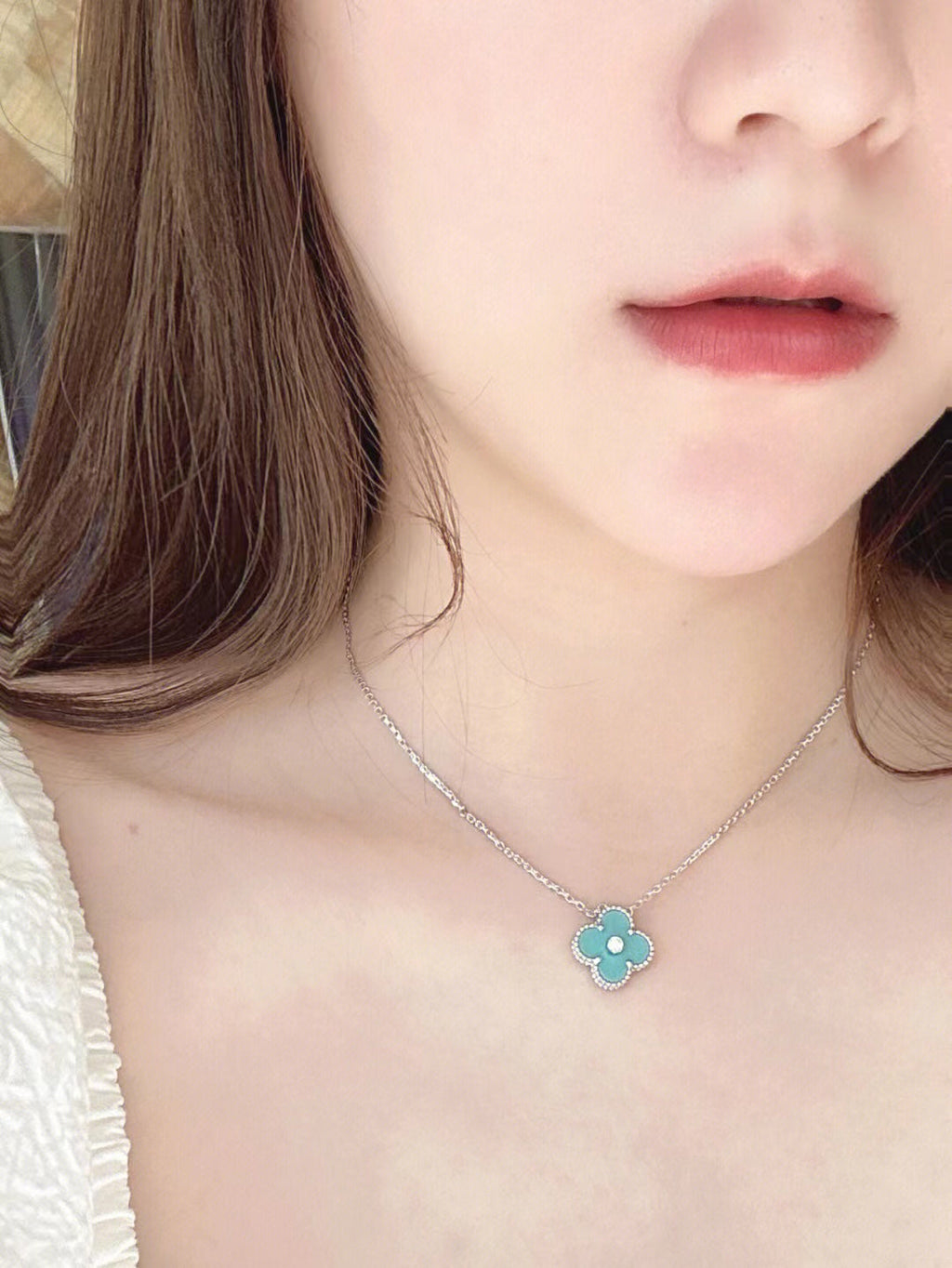 COLLIER CLOVER 1 DIAMANT BLEU CLAIR EN ARGENT