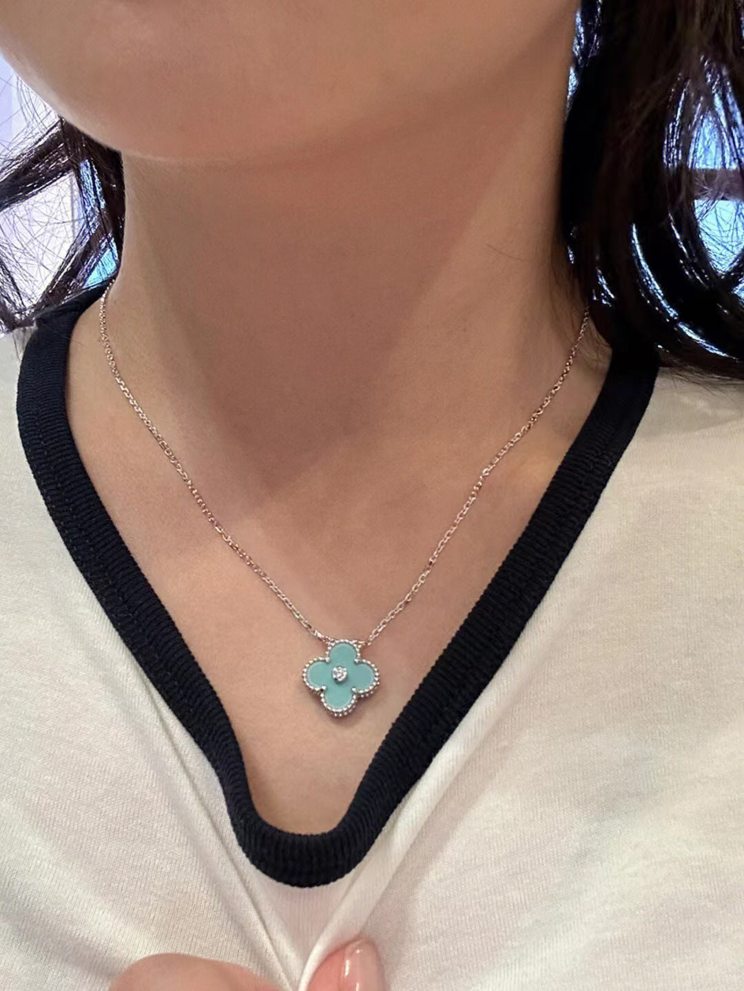 COLLIER CLOVER 1 DIAMANT BLEU CLAIR EN ARGENT