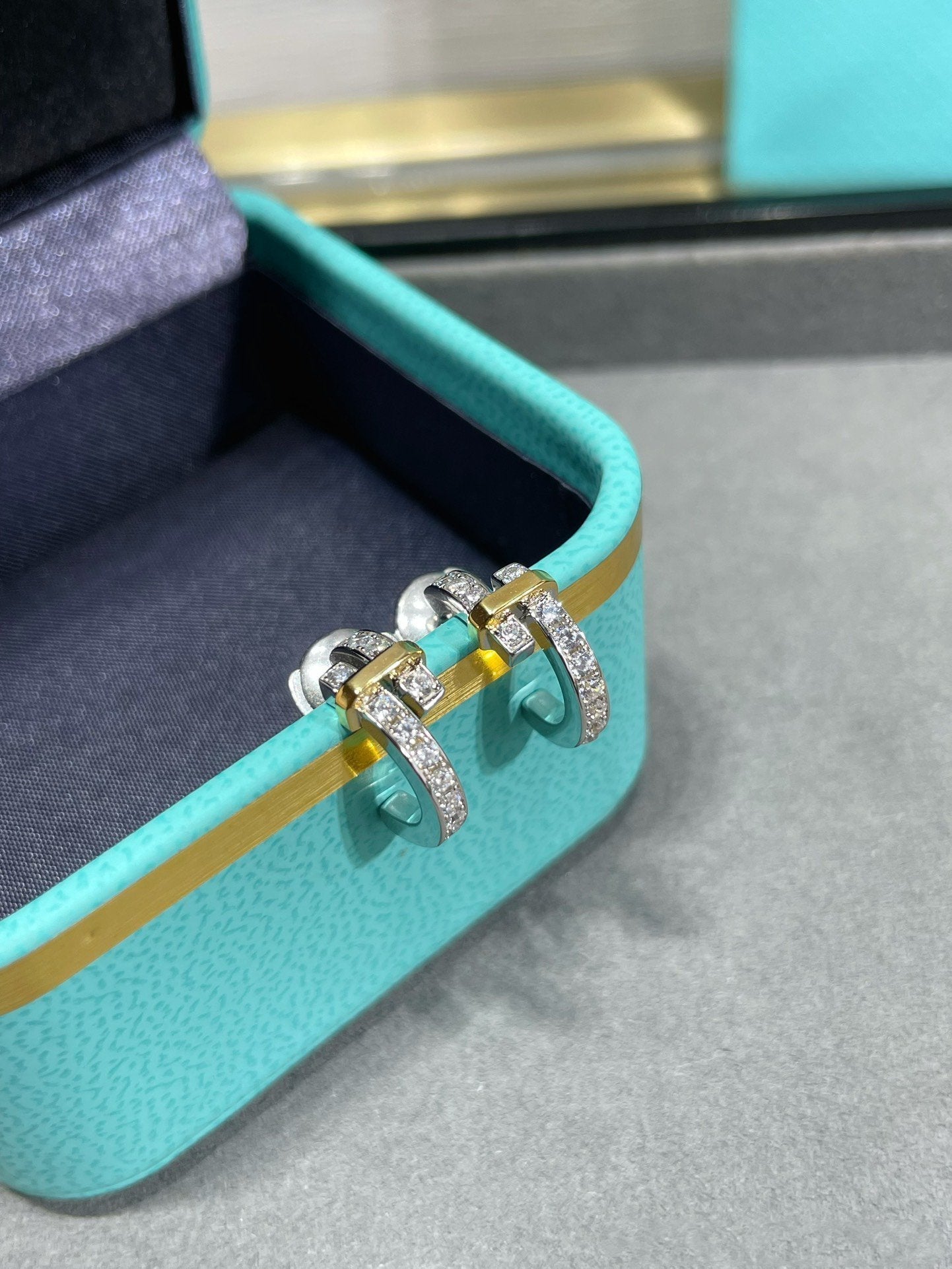 EDGE DIAMOND ROSE GOLD EARRINGS