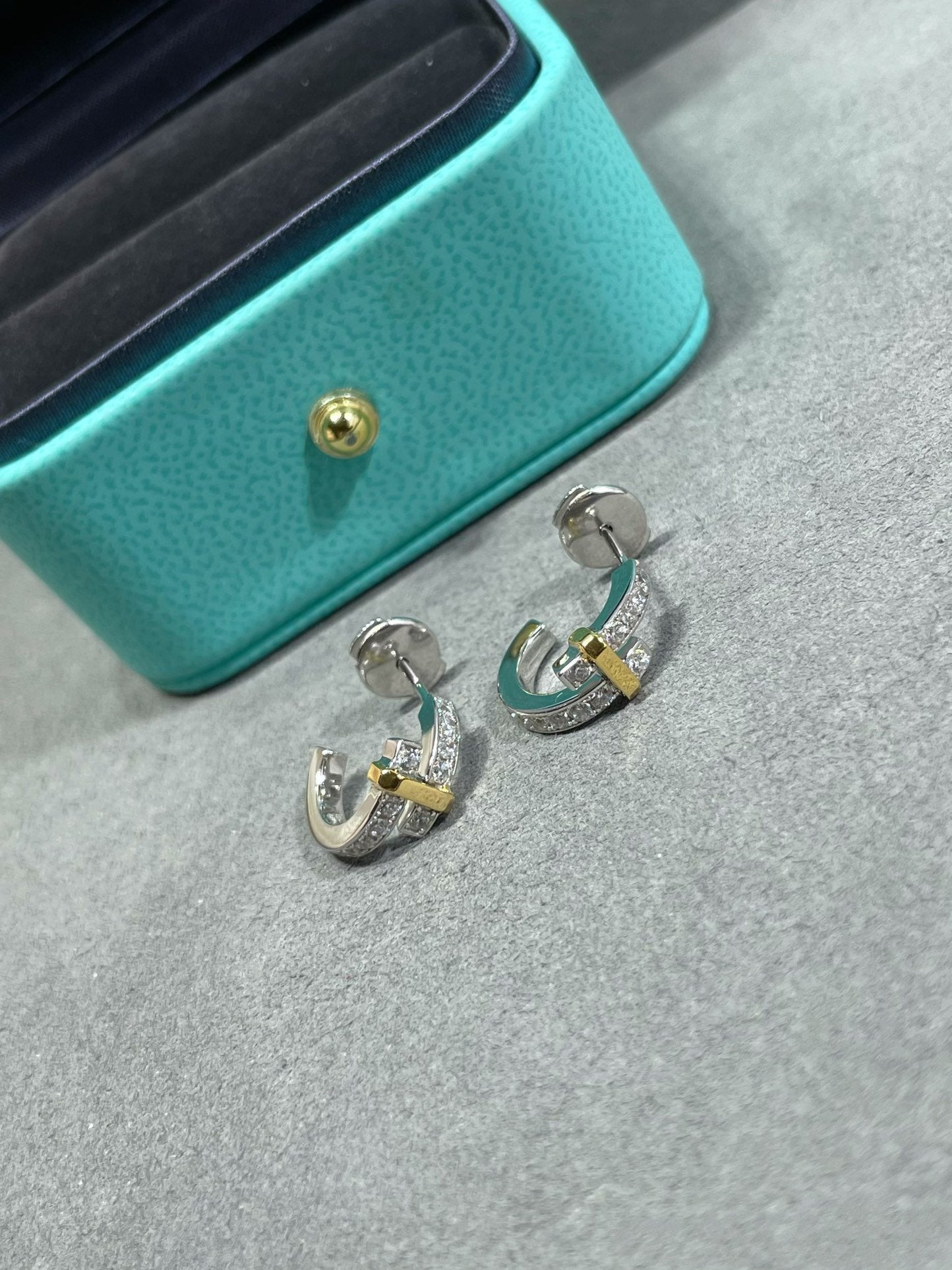 EDGE DIAMOND ROSE GOLD EARRINGS