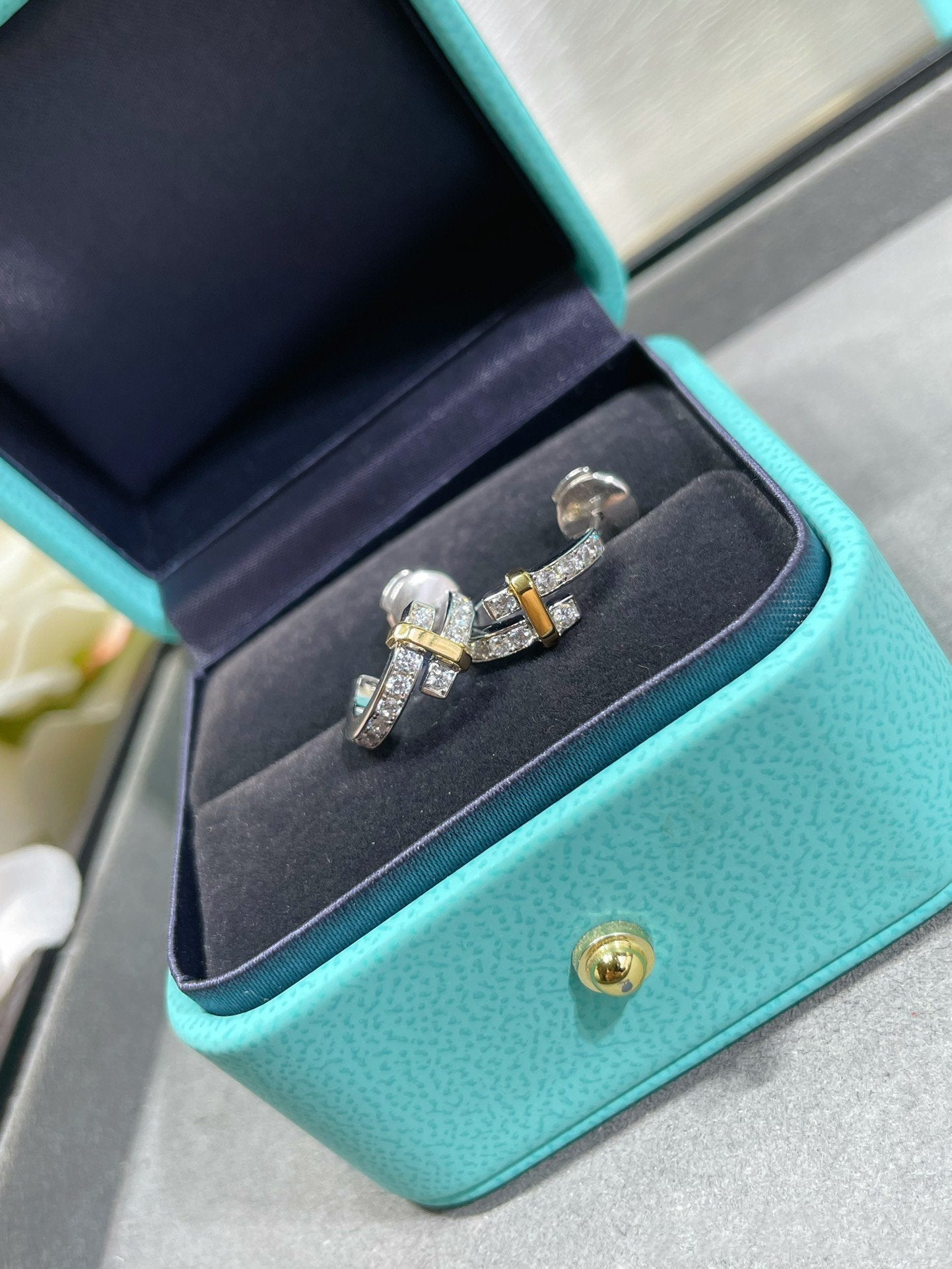 EDGE DIAMOND ROSE GOLD EARRINGS