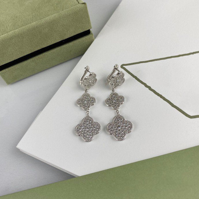 BOUCLES D'OREILLES PENDANTES EN ARGENT ET DIAMANTS À 3 MOTIFS CLOVER