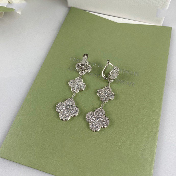 BOUCLES D'OREILLES PENDANTES EN ARGENT ET DIAMANTS À 3 MOTIFS CLOVER