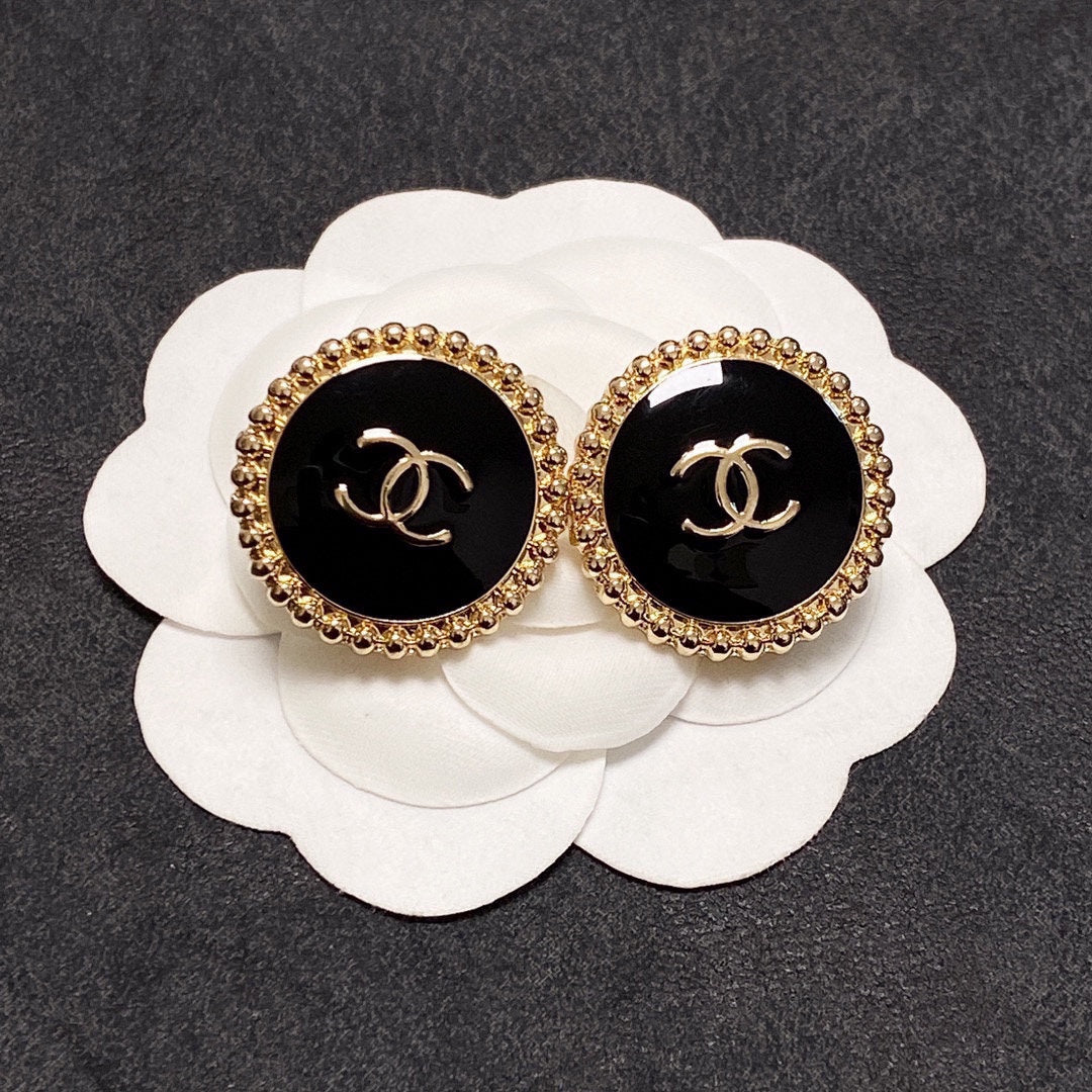 CC CIRCLE ROSE GOLD ENAMEL STUD EARRINGS