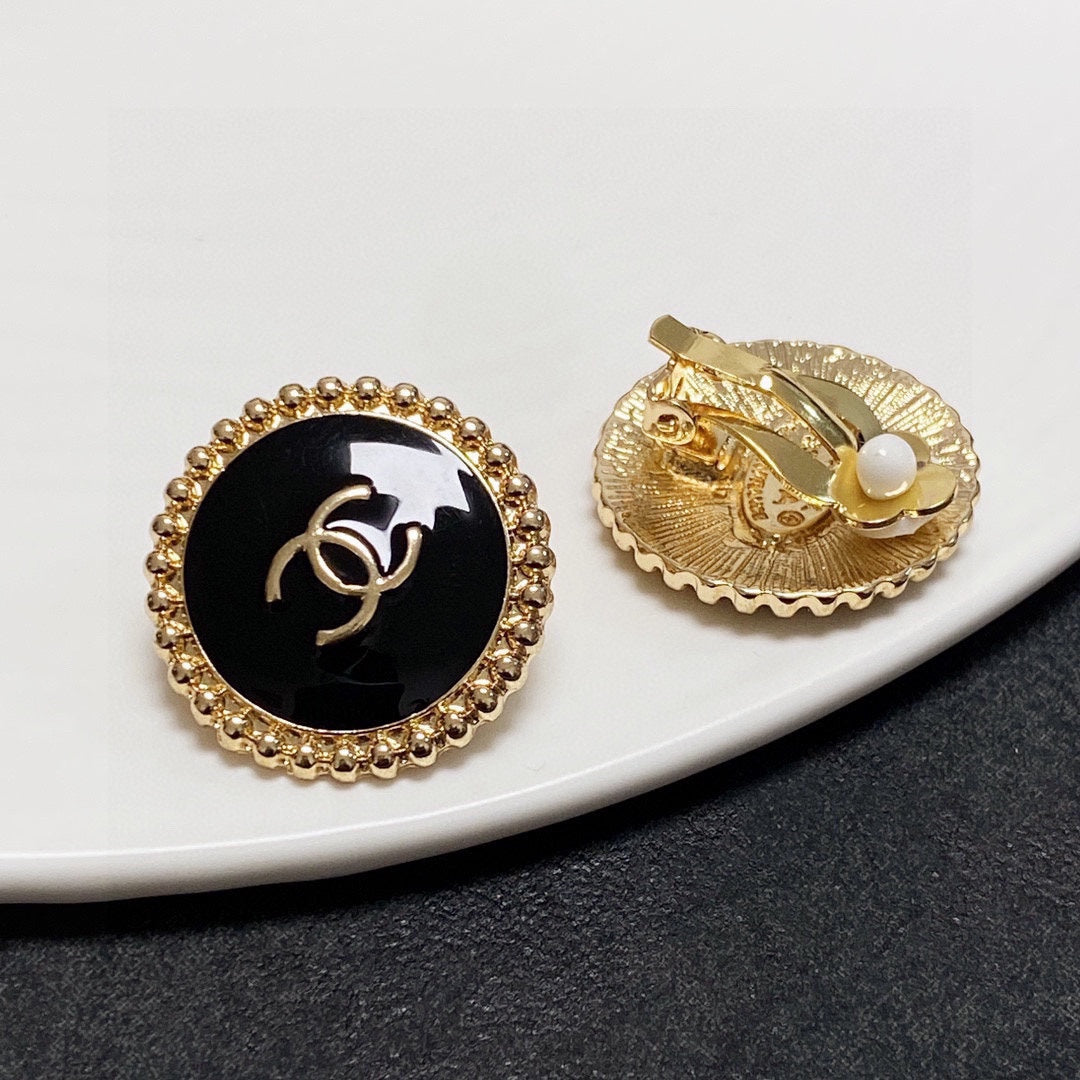 CC CIRCLE ROSE GOLD ENAMEL STUD EARRINGS