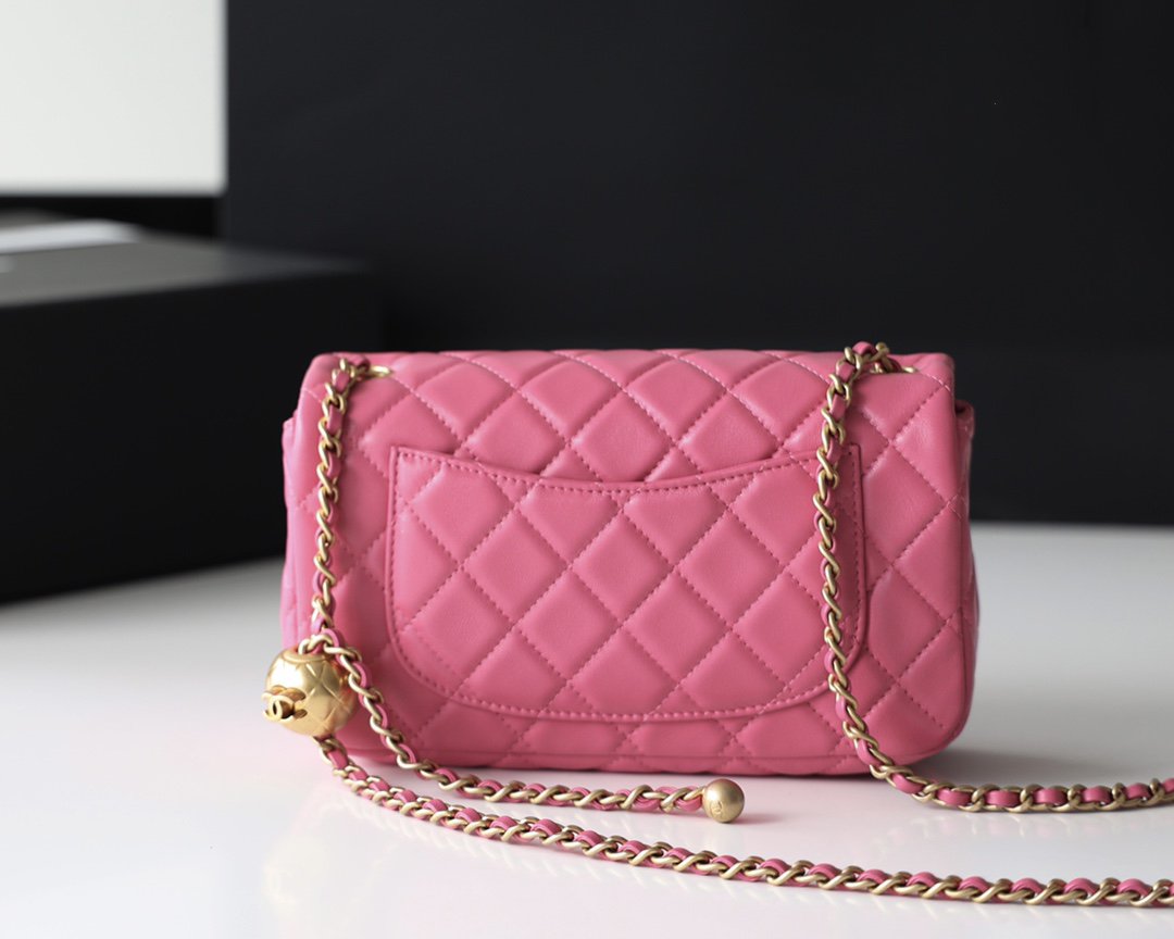 SAC À RABAT 20 CM EN CUIR D'AGNEAU ROSE QUINCAILLERIE DORÉ