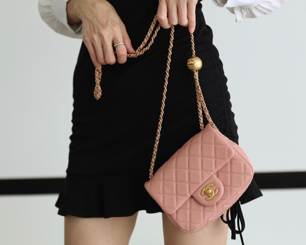 SAC À RABAT 17 CM EN CUIR D'AGNEAU ROSE LAINE QUINCAILLERIE DORÉ