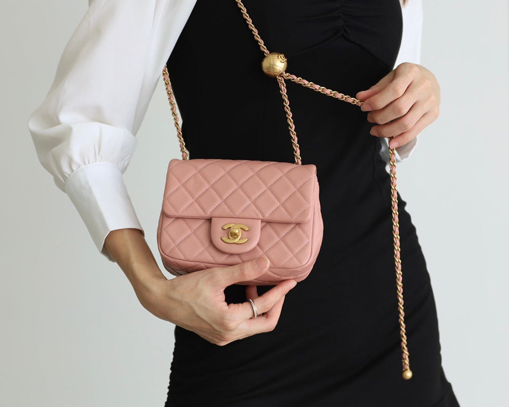 SAC À RABAT 17 CM EN CUIR D'AGNEAU ROSE LAINE QUINCAILLERIE DORÉ