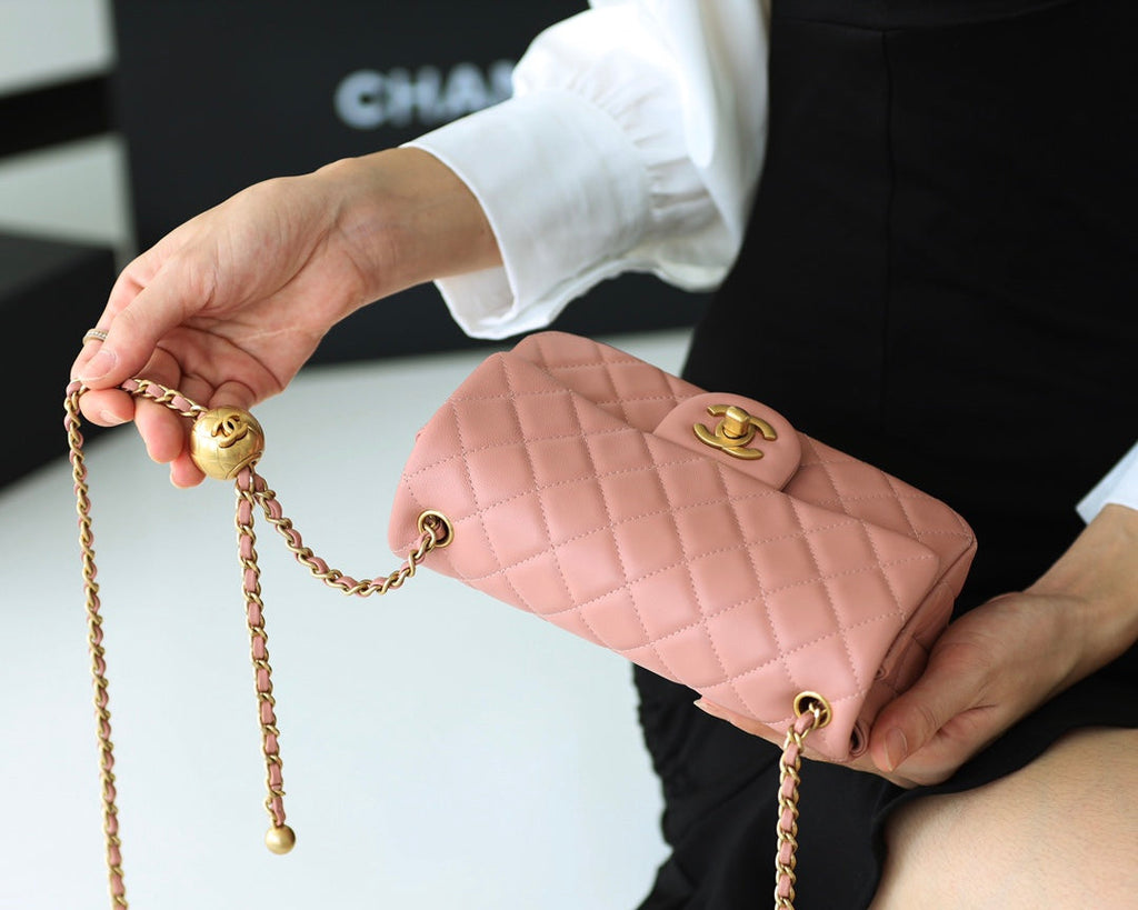SAC À RABAT 20 CM EN CUIR D'AGNEAU ROSE LAINE QUINCAILLERIE DORÉ