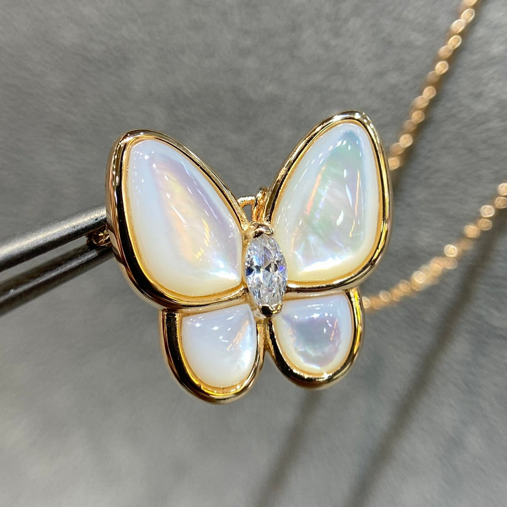COLLIER PAPILLON ET DIAMANT