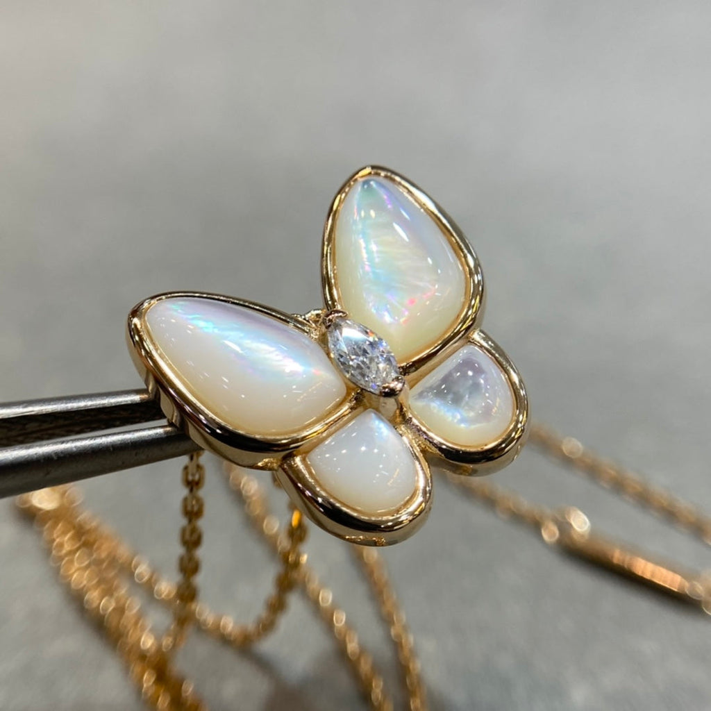 COLLIER PAPILLON ET DIAMANT
