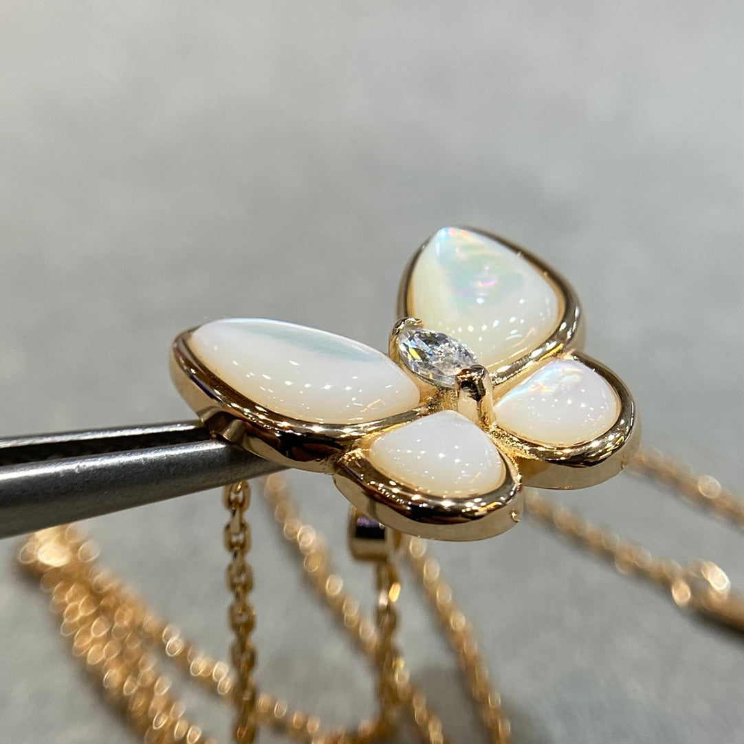 COLLIER PAPILLON ET DIAMANT